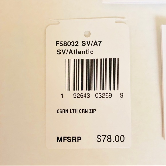 COACH Corner Zip Wrist, Atlantic - Picture 4 of 8